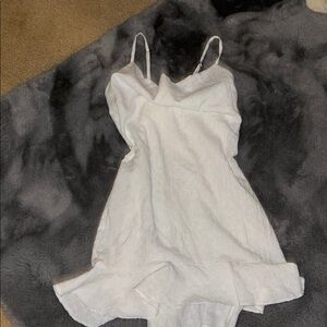 Elegant White Sleeveless Dress